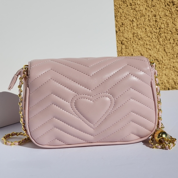 AR New York Women's Quilted Pink Leather Crossbody Bag Chain Strap - Picture 4 of 6
